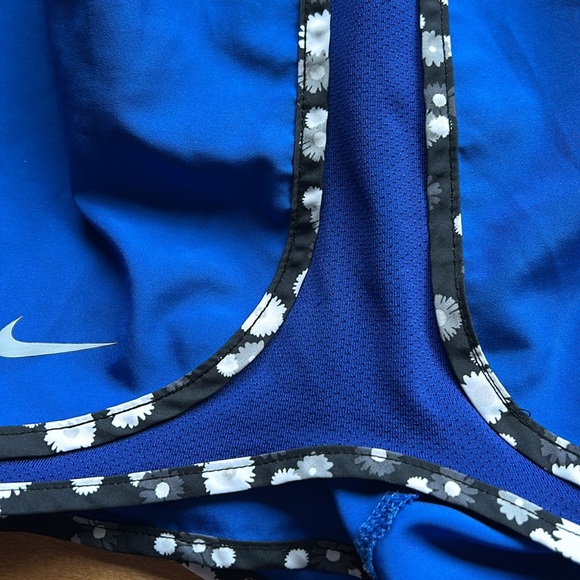 Nike Shorts - Picture 3 of 5